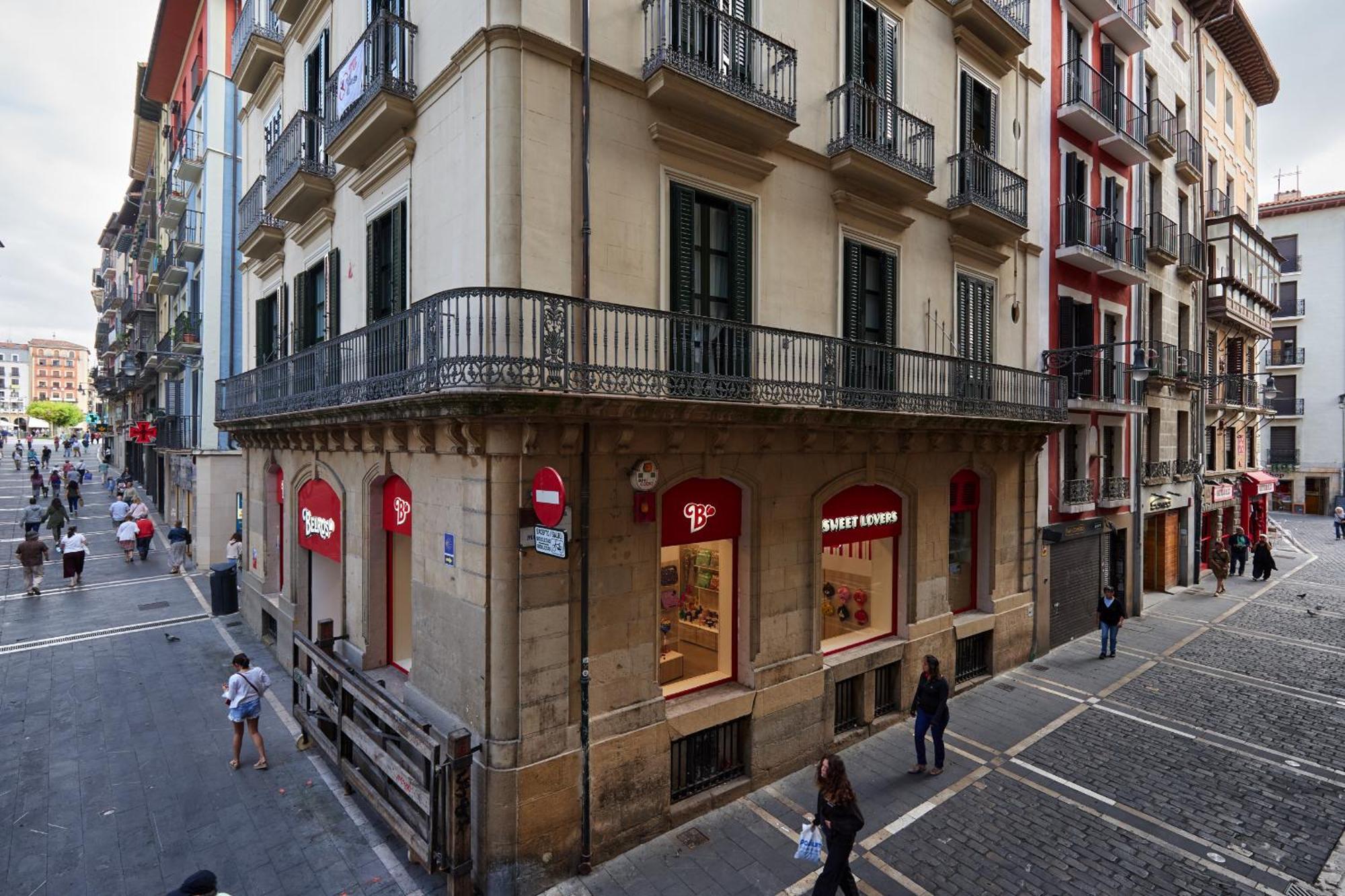 Vistas directas al encierro - TuApartamento Pamplona Exterior foto